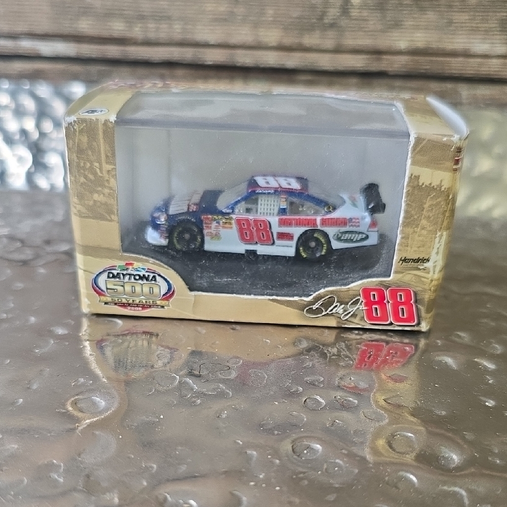 Daytona 500 Die-Cast Toy Car - Red, Blue, White, Dale JR Natl Guard Car, #88,NEW